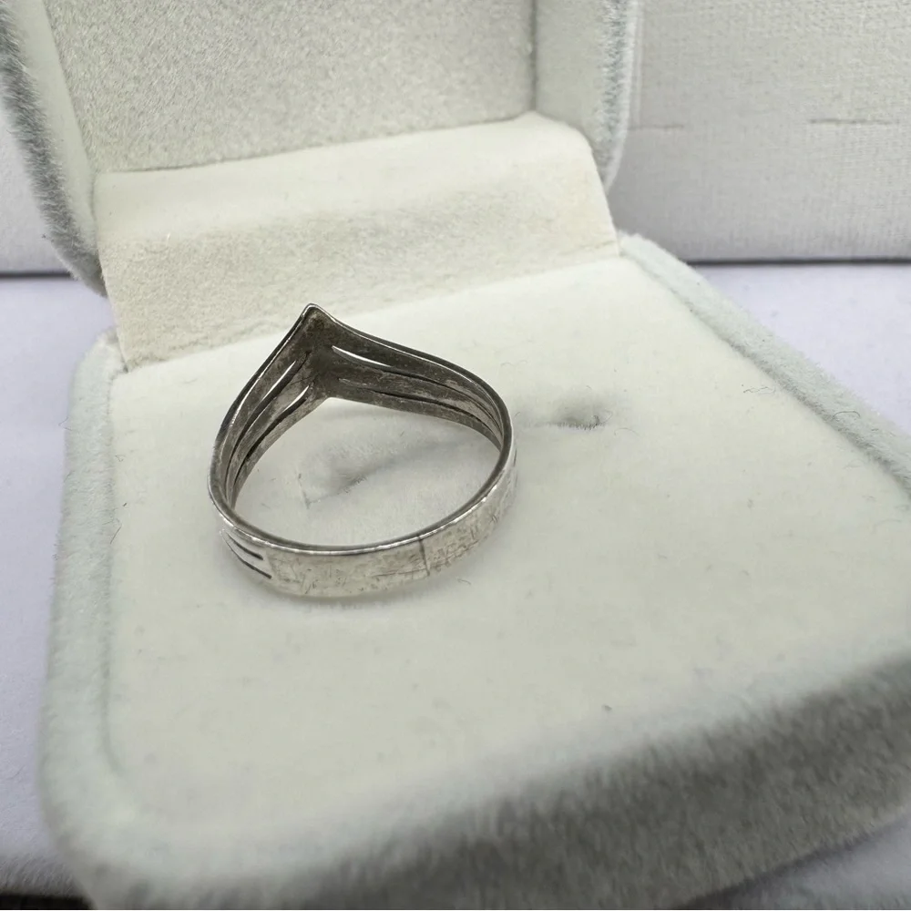 Triple Chevron 925 Sterling Silver Ring Band Size 5.25